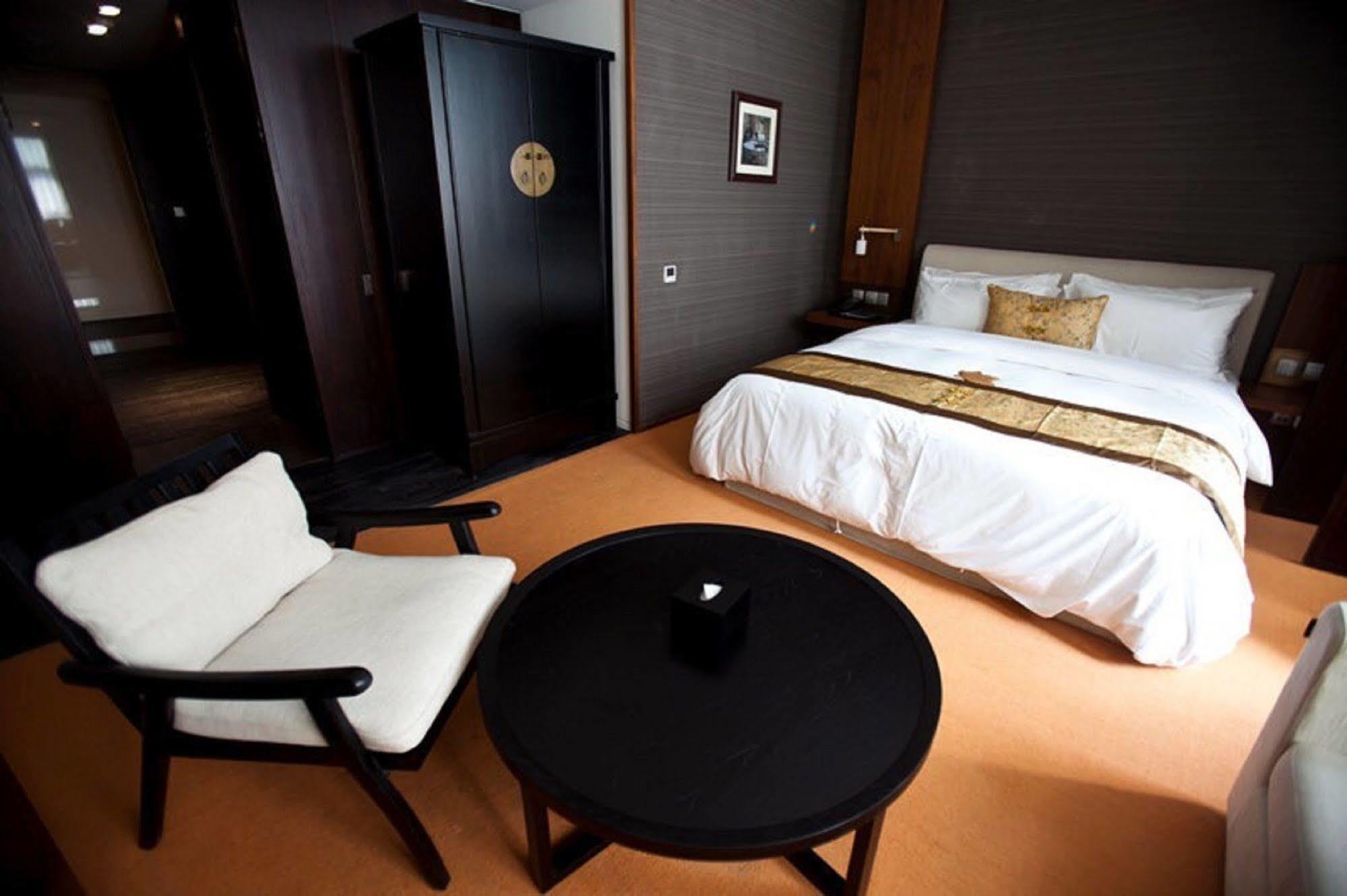 Hotel Momc Beijing Exterior photo